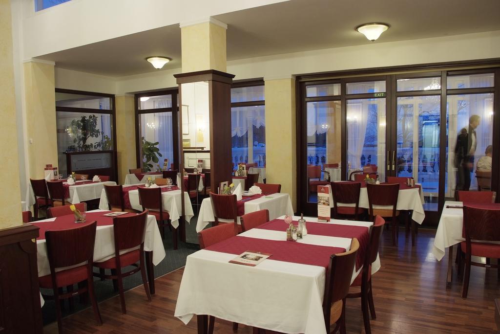Royal Marianske Lazne Hotel Exterior foto