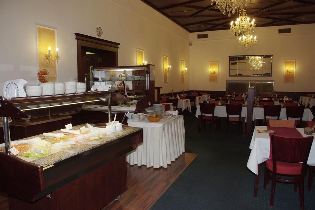 Royal Marianske Lazne Hotel Exterior foto