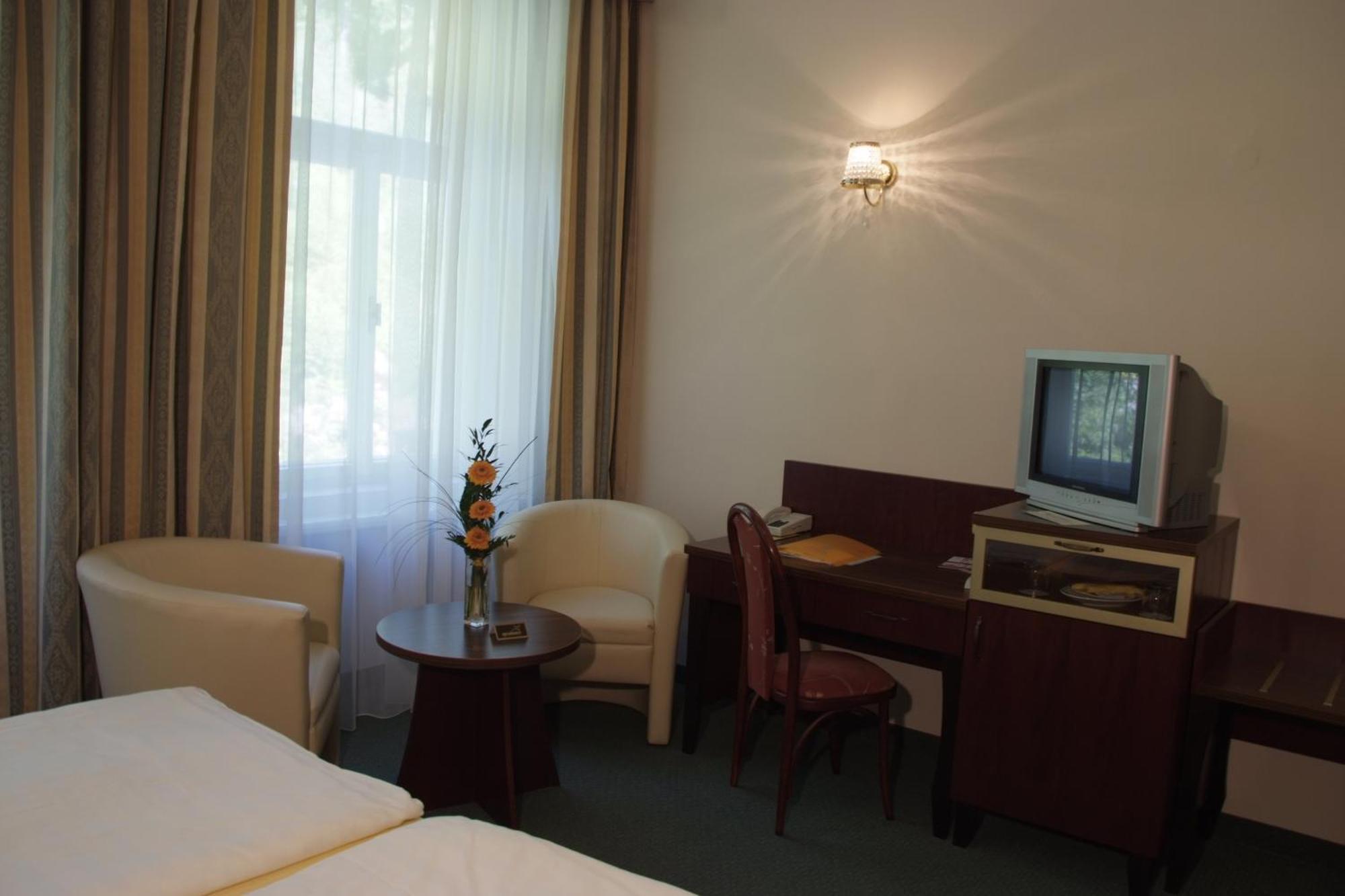 Royal Marianske Lazne Hotel Exterior foto